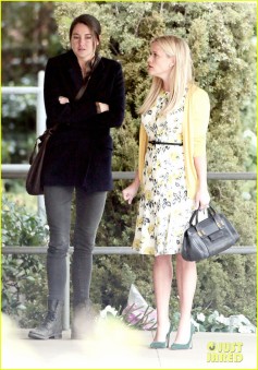 146585, EXCLUSIVE: Reese Witherspoon, Laura Dern, Shailene Woodley, James Tupper and Zoe Kravitz join an all star cast on the set of new TV series 'Big Little Lies' in Los Angeles. Los Angeles, California - Saturday, January 9, 2016. Photograph: KVS/Gaz Shirley, © PacificCoastNews. Los Angeles Office: +1 310.822.0419 sales@pacificcoastnews.com FEE MUST BE AGREED PRIOR TO USAGE